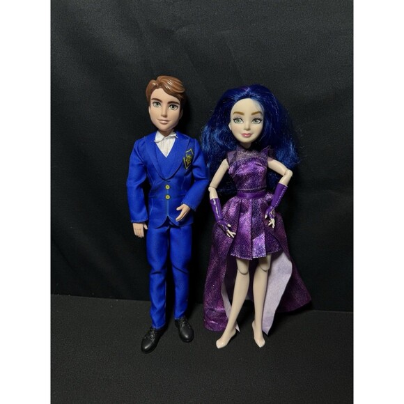 Disney Descendants E6042 Royal Couple Engagement 2-Doll Set – GUC – Articulated - Picture 1 of 8